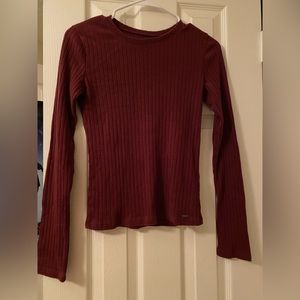 Women’s Hollister maroon long sleeve top | Size M